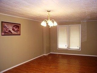 2nd image of 800 S Bluff St