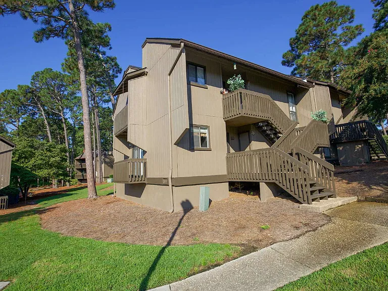 800 Saint Andrews Dr #172 — Photo 2
