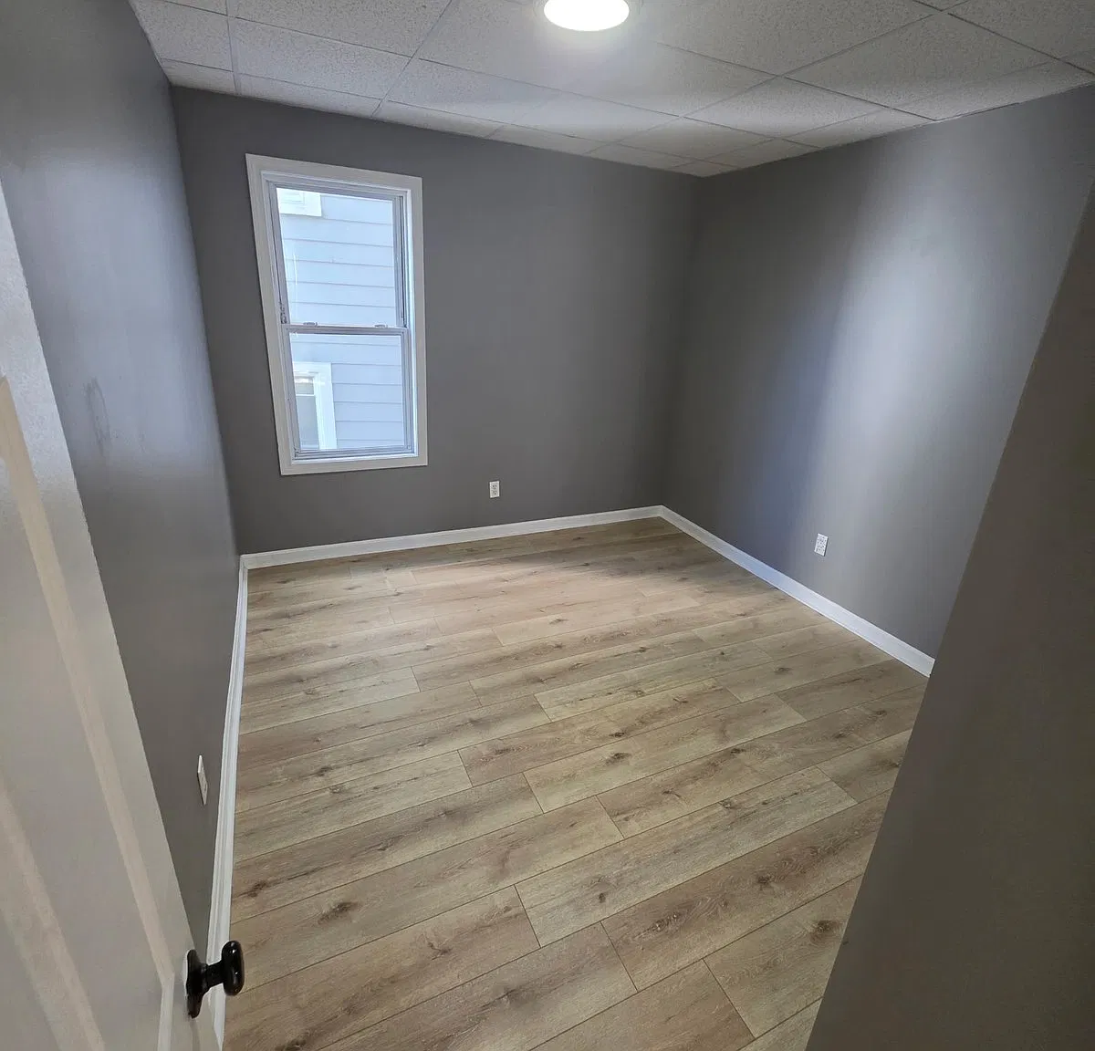4 bed, $2,100 — Photo 4