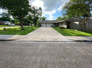 1927 Huntress Ln, Houston, TX 77062