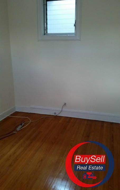 1st image of 2366 32nd St