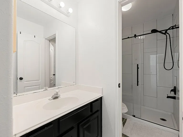 14910 Lake Woodbridge Ct — Photo 41