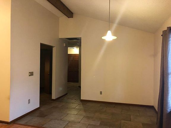 4th image of 3905 Windridge Ct