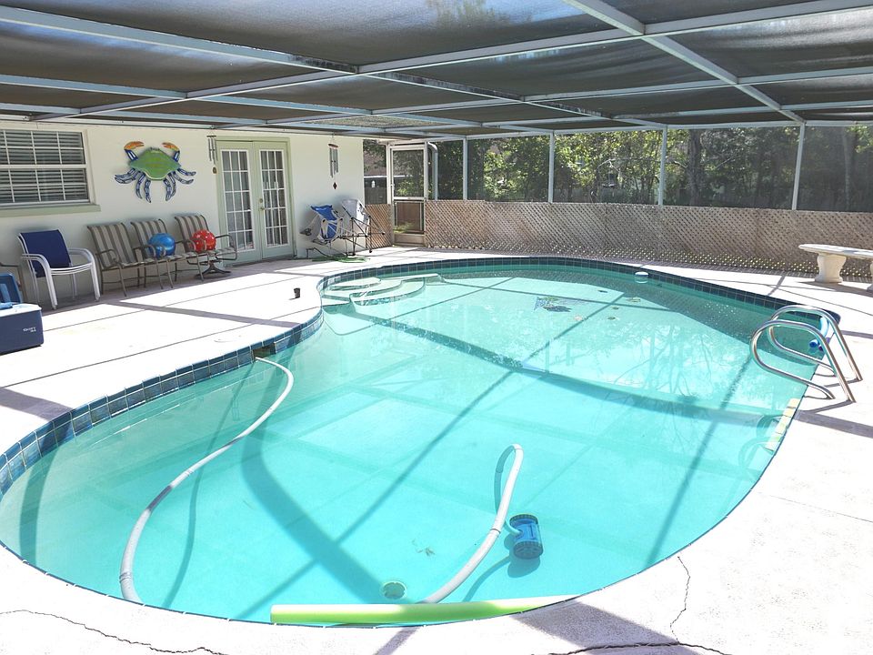 1st image of 56 Fairglen Dr