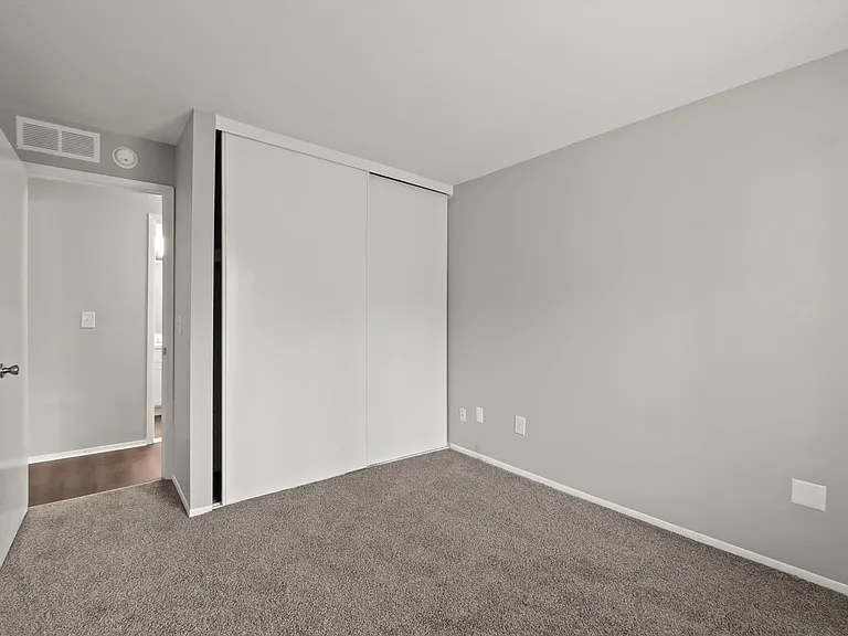 Newport Woods Apartments — Photo 25