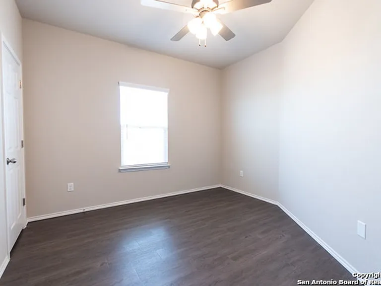 602 Grayson Ln — Photo 16