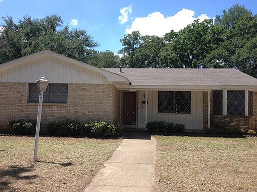 1st image of 4316 Lindsay Ln