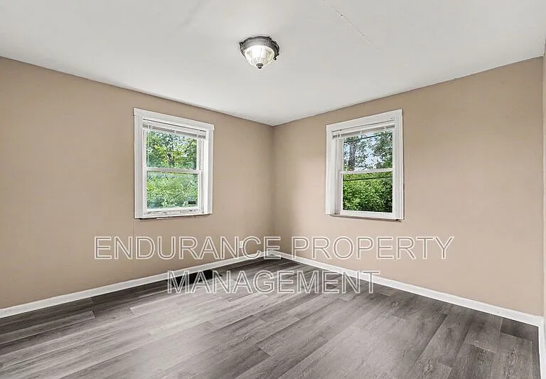 937 Grand Ave — Photo 16