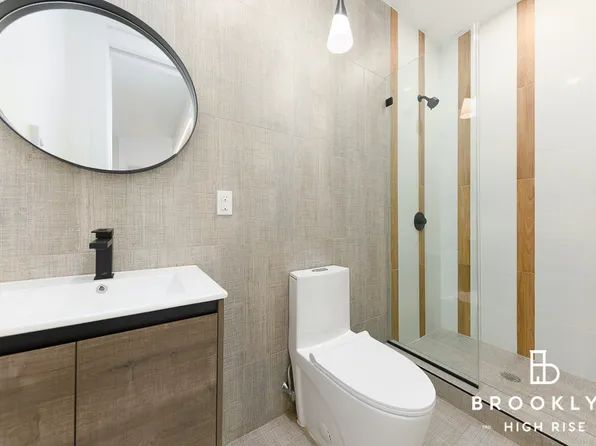 1692 Pacific Street image 8 of 9