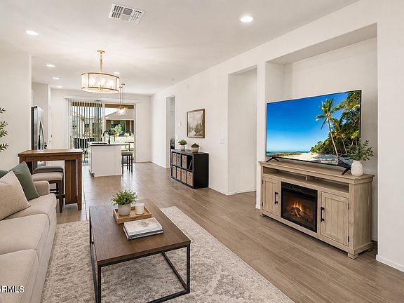 3rd image of 42116 W SUNFLOWER Road