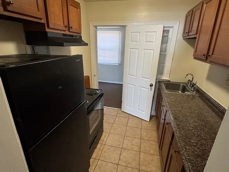 800 Taylor St NE — Photo 16