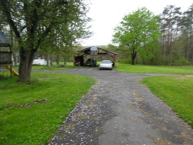 2nd image of 1023 Clamtown Rd