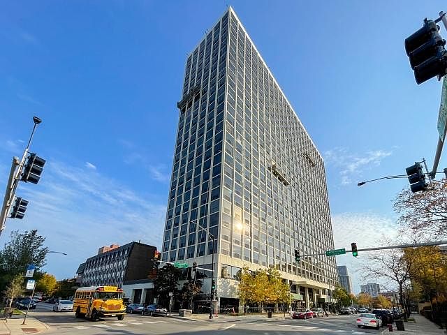 1st image of 4343 N Clarendon Ave APT 813
