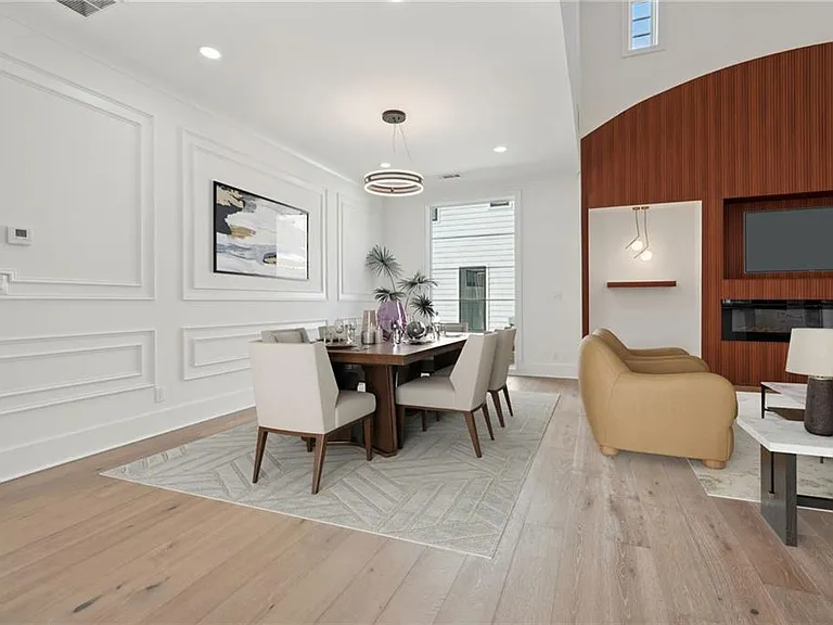 120 Thome Dr — Photo 23