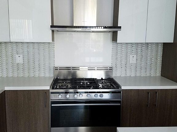 5th image of 1642 Federal Ave APT 101