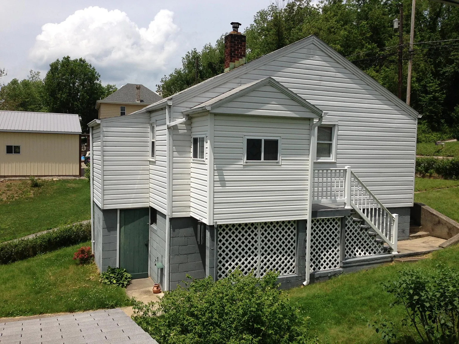 558 Walnut Hill Rd photo 1