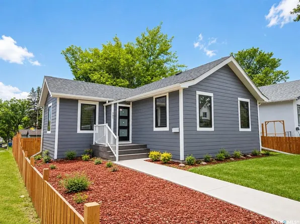301 J AVENUE N, Saskatoon, SK S7K 2K1