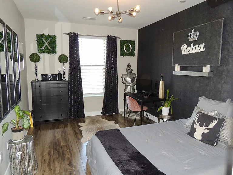 630 Calvert St #302 — Photo 17