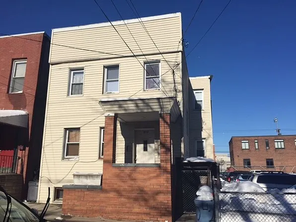 210 53rd St, West New York, NJ 07093