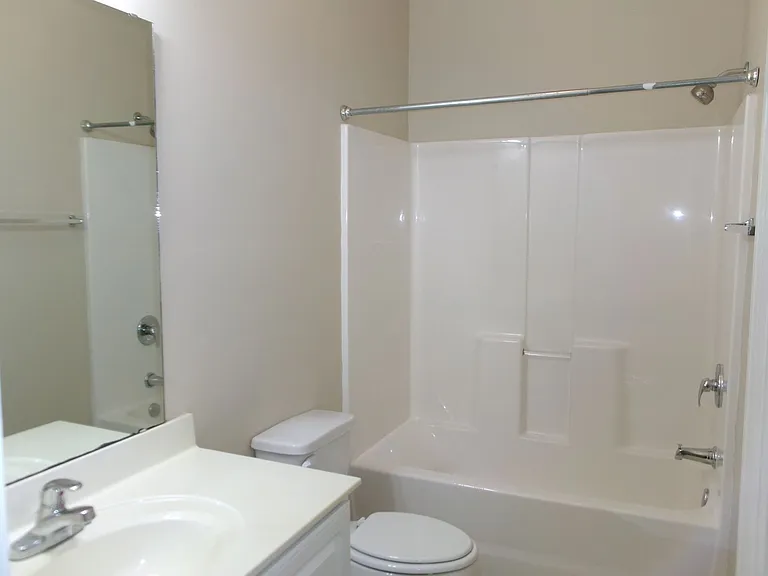 148 Westhaven Dr #10H — Photo 4