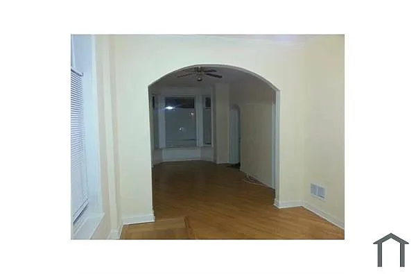 Building Photo - 2736 W Crystal St #1