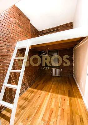 Rented by City Connections Realty | media 9