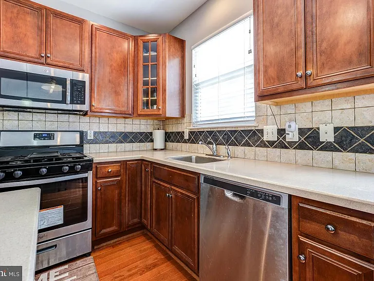 4281 S Capitol St SW — Photo 37
