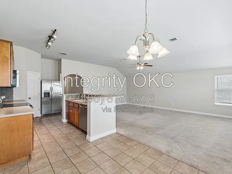2800 NW 184th St — Photo 27