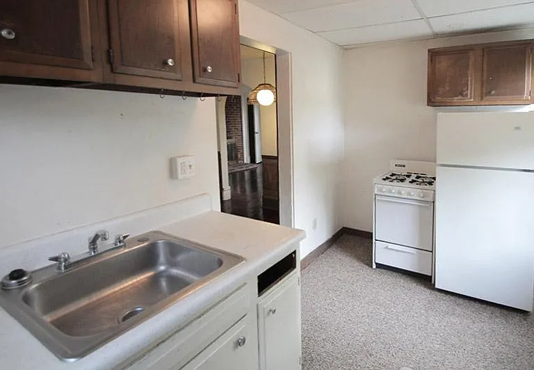 317 Franklin Ave #2 — Photo 4