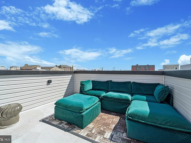2565 Tulip St — Photo 14