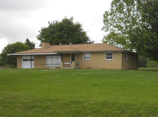 1890 Carnation Ave, Aurora, MO 65605