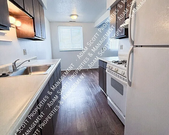 1316 Southwestern Dr #1 — Photo 1