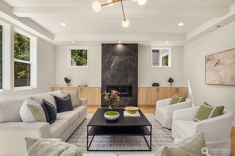 4th image of 10217 NE 24th Street