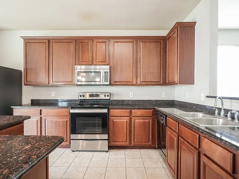 8500 Shallow Creek Dr — Photo 8