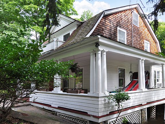 2nd image of 24 Garland Dr