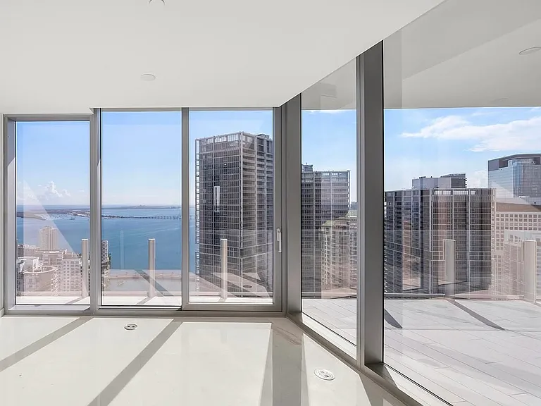 300 Biscayne Blvd #1 — Photo 4
