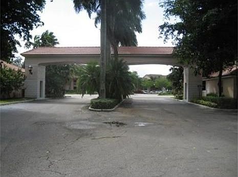 2nd image of 11315 Lakeview Dr #2-M