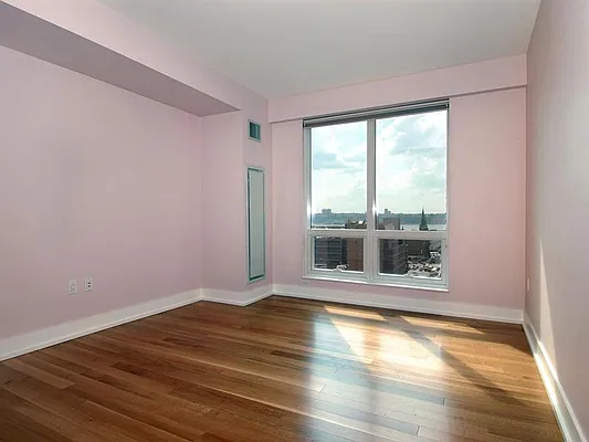 Sold by Sotheby's International Realty | media 11