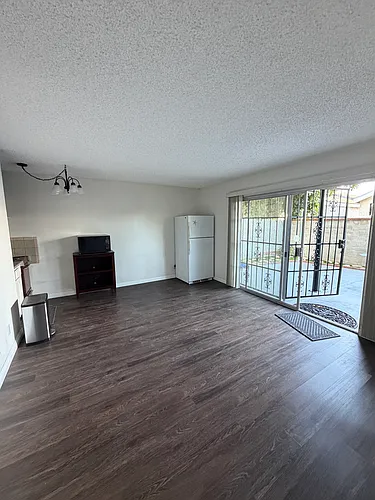 1702 Wollacott St Photo 1