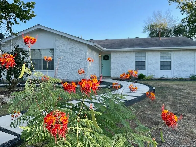 1915 Emerald Isle Dr — Photo 18