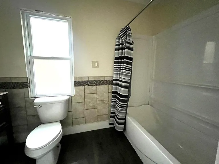 303 Chicago St — Photo 14