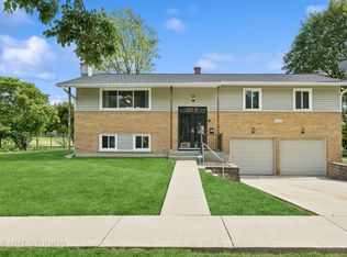 1341 E Kenilworth Ave, Palatine, IL 60074