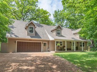 9540 Lakeview Cir, Chaska, MN 55318