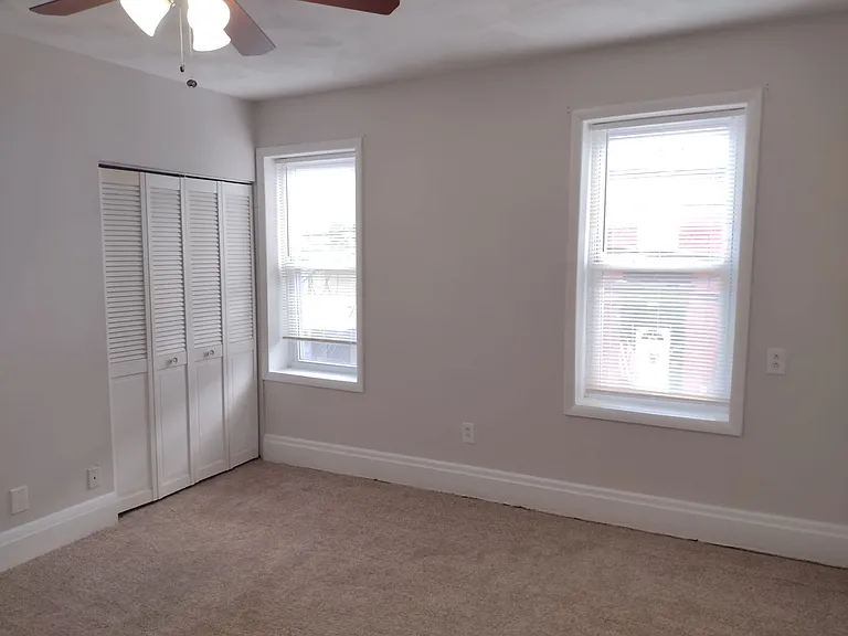 4403 Davison St — Photo 18