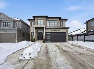 123 Dulgaren St, Hamilton, ON L8W3Y8