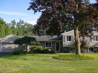 56 Maple Park Hts, Rochester, NY 14625