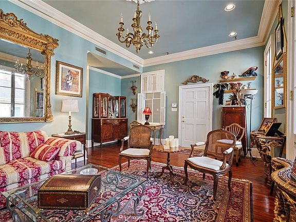 5th image of 611 Dauphine St APT A