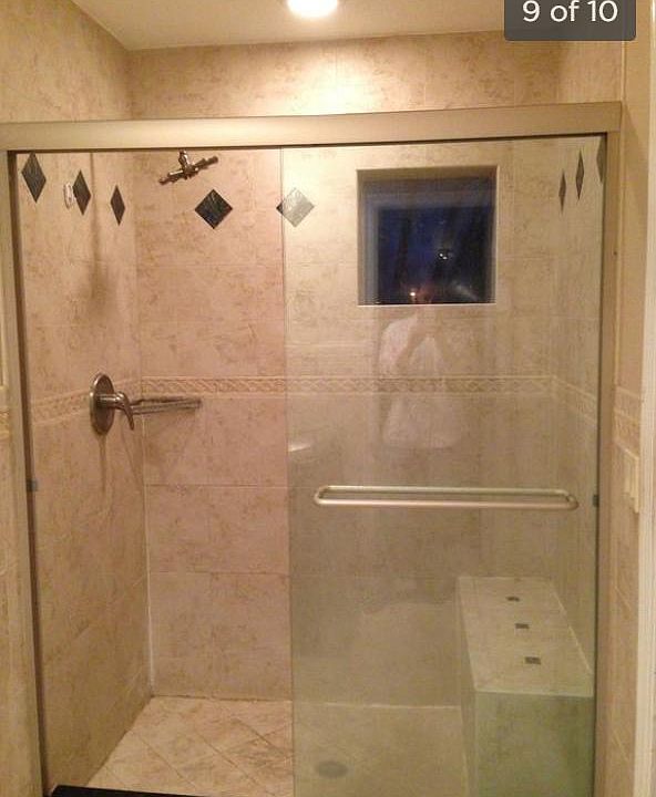 Master bathroomo