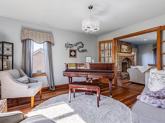 3rd image of 2182 Bradbury Ln