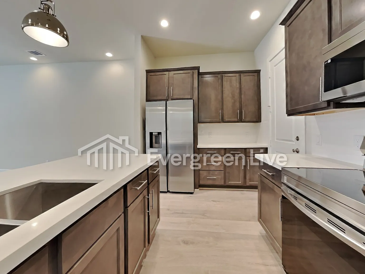 3 bed, 2.5 bath, 1504 sqft, $1,945 — Photo 4